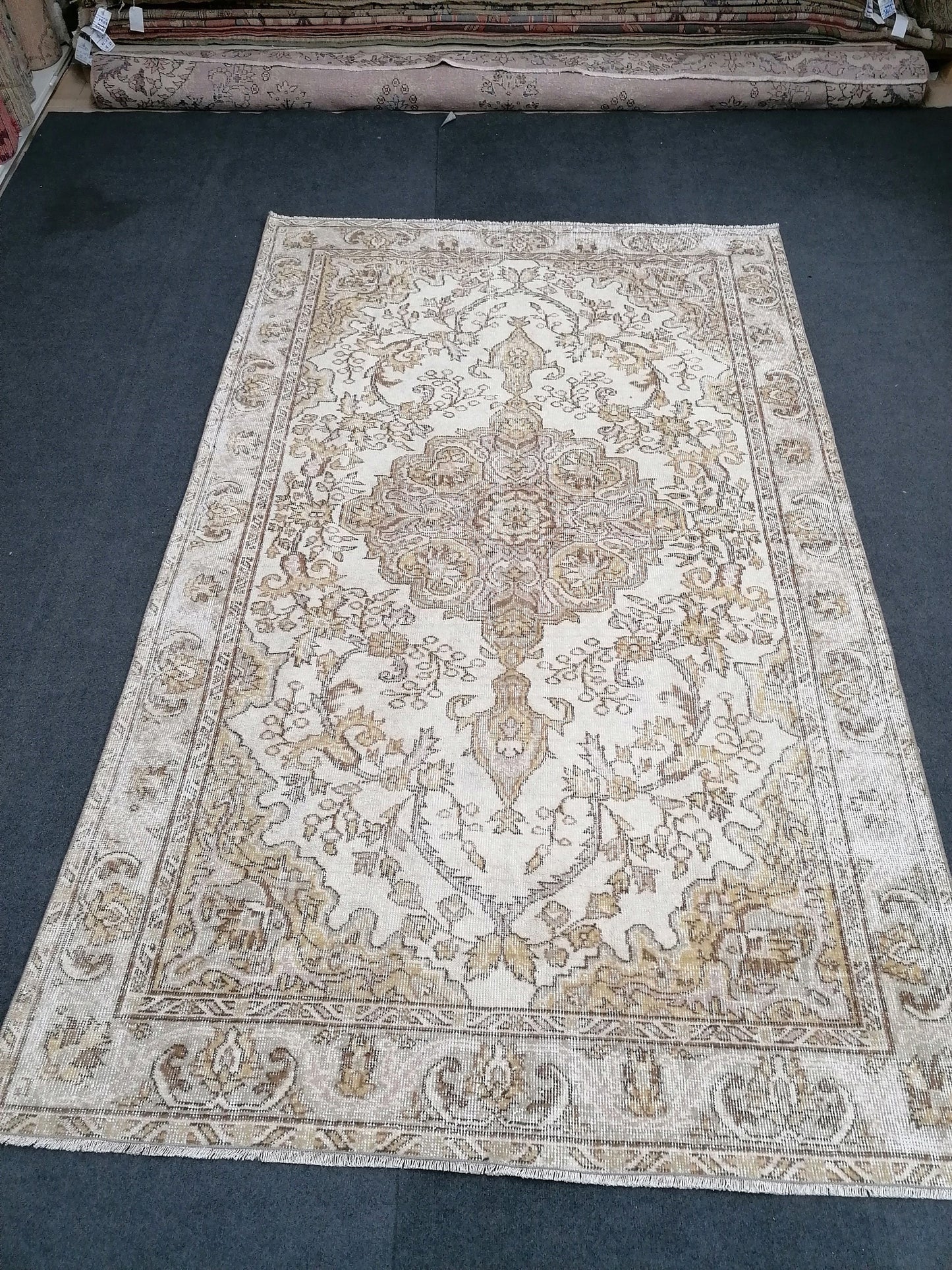 Neutral oushak wool rug 5.2 x 8.4 muted handmade rug, oushak rug, rustic rug, turkish rug,
