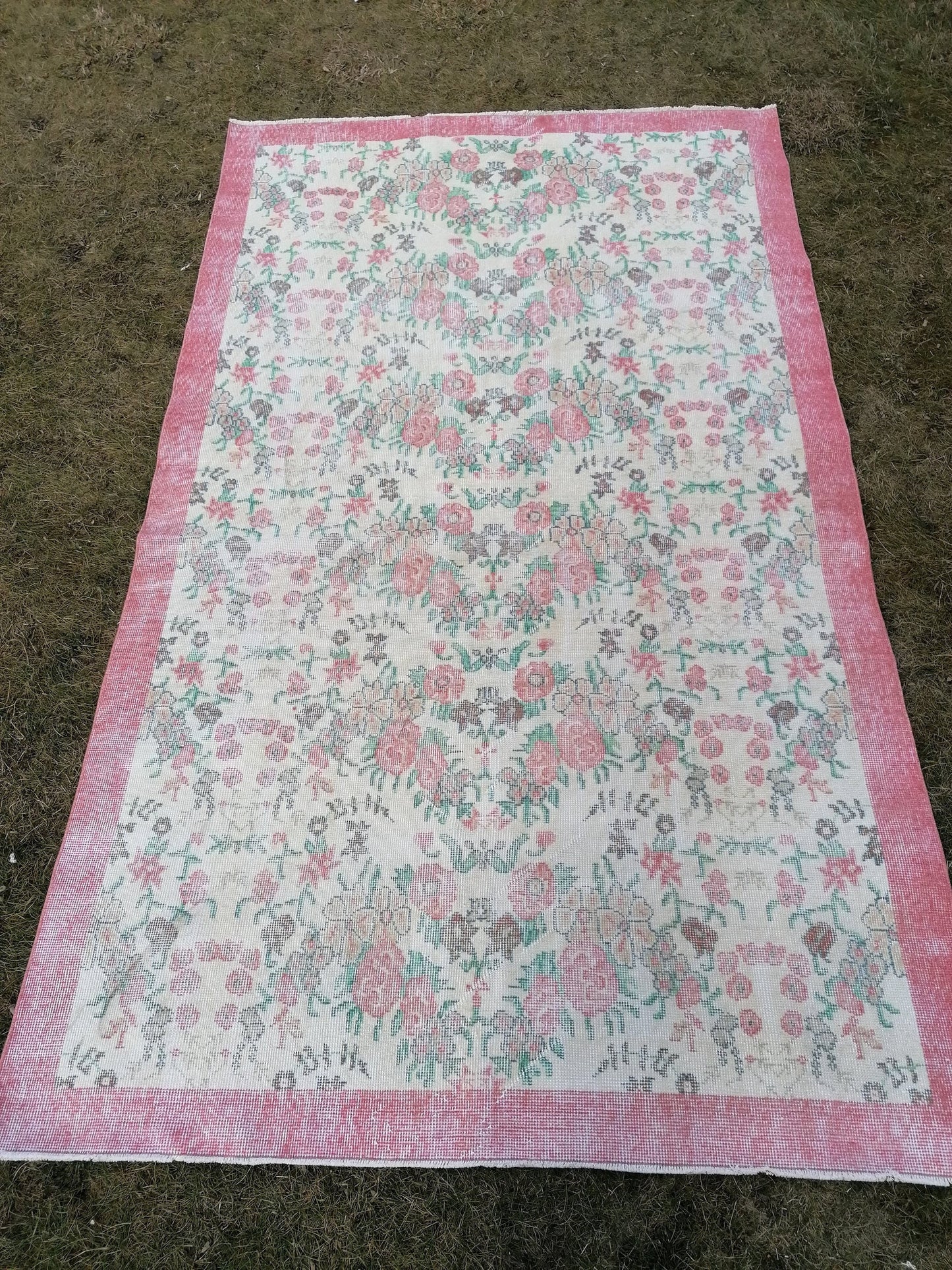 5.6 x 9.3 Turkish pink rug, vintage turkish rug, oushak vintage rug,