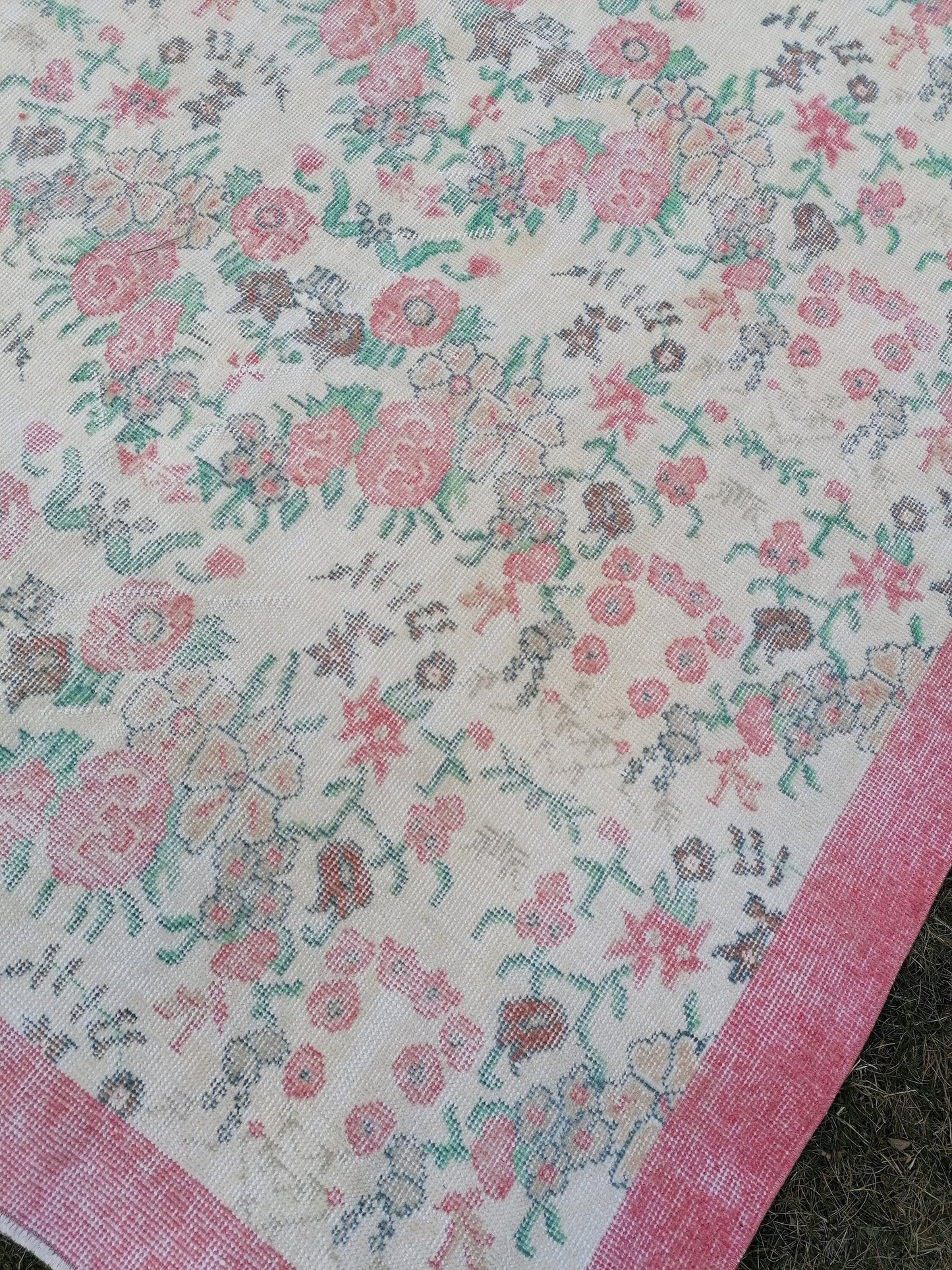 5.6 x 9.3 Turkish pink rug, vintage turkish rug, oushak vintage rug,