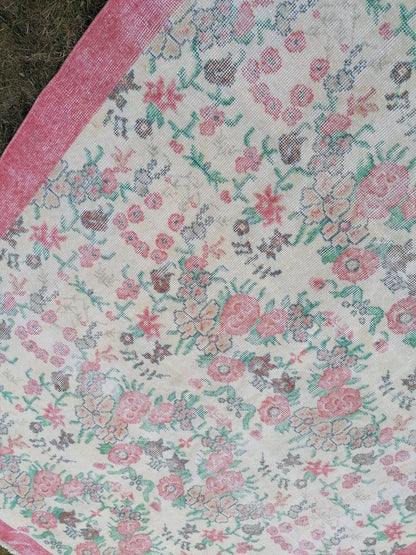 5.6 x 9.3 Turkish pink rug, vintage turkish rug, oushak vintage rug,