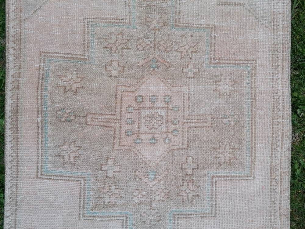 2.7 x 8.4 Muted hallway wool runner rug  handmade runner  vintage oushak runner, turkish runner rug